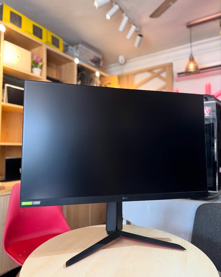 LG 32GP850-B 32-inch QHD UltraGear Gaming Monitor