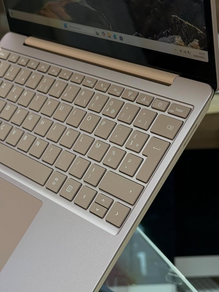 Microsoft Surface Laptop GO 2