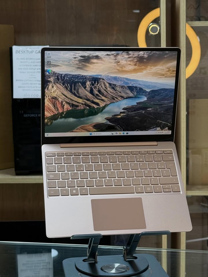 Microsoft Surface Laptop GO 2